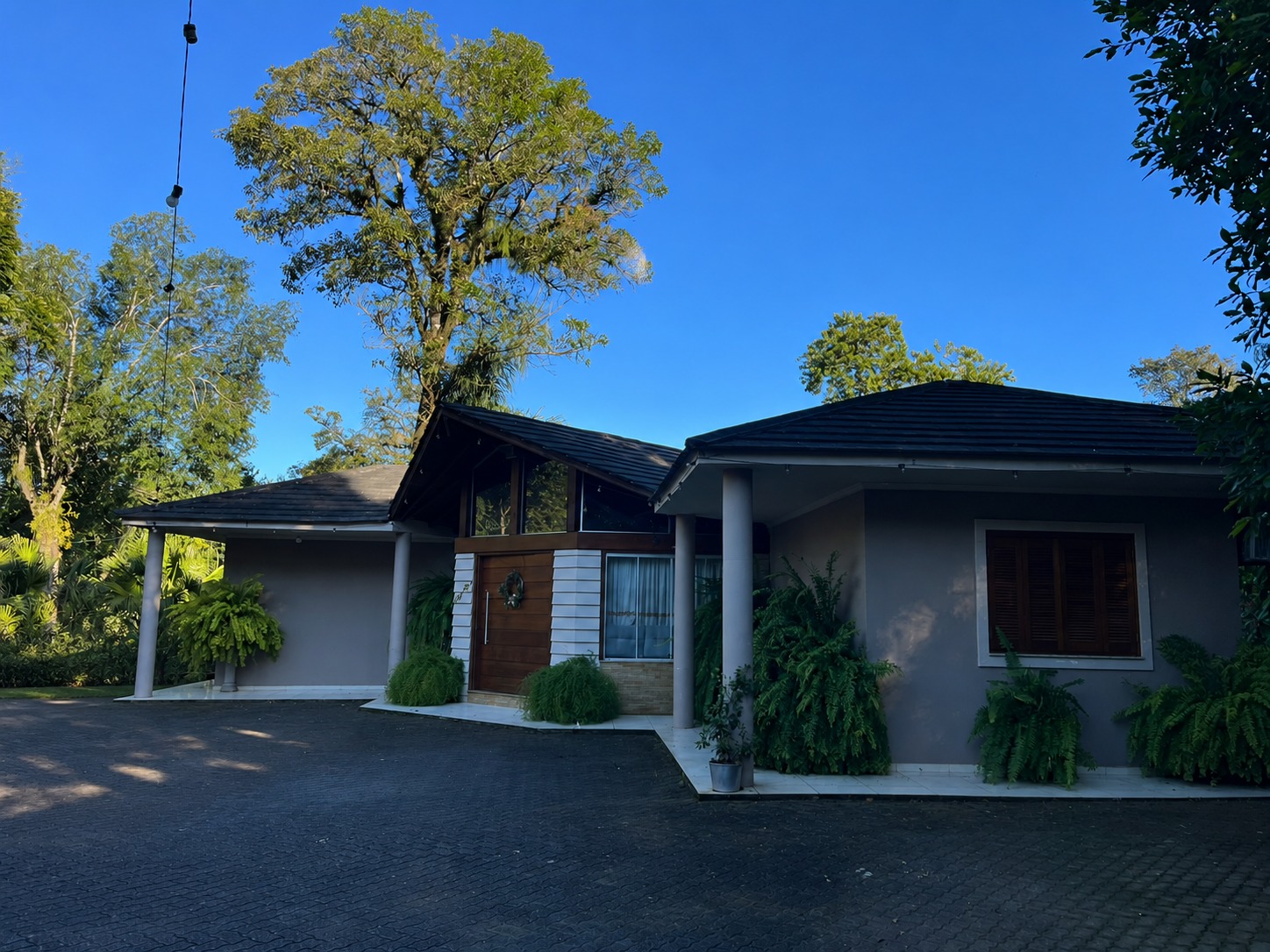6594e68b-3a1e-4e10-a352-6095c8ab7244 Chácara completa à venda em Dois Irmãos — natureza, conforto e uma vista privilegiada!