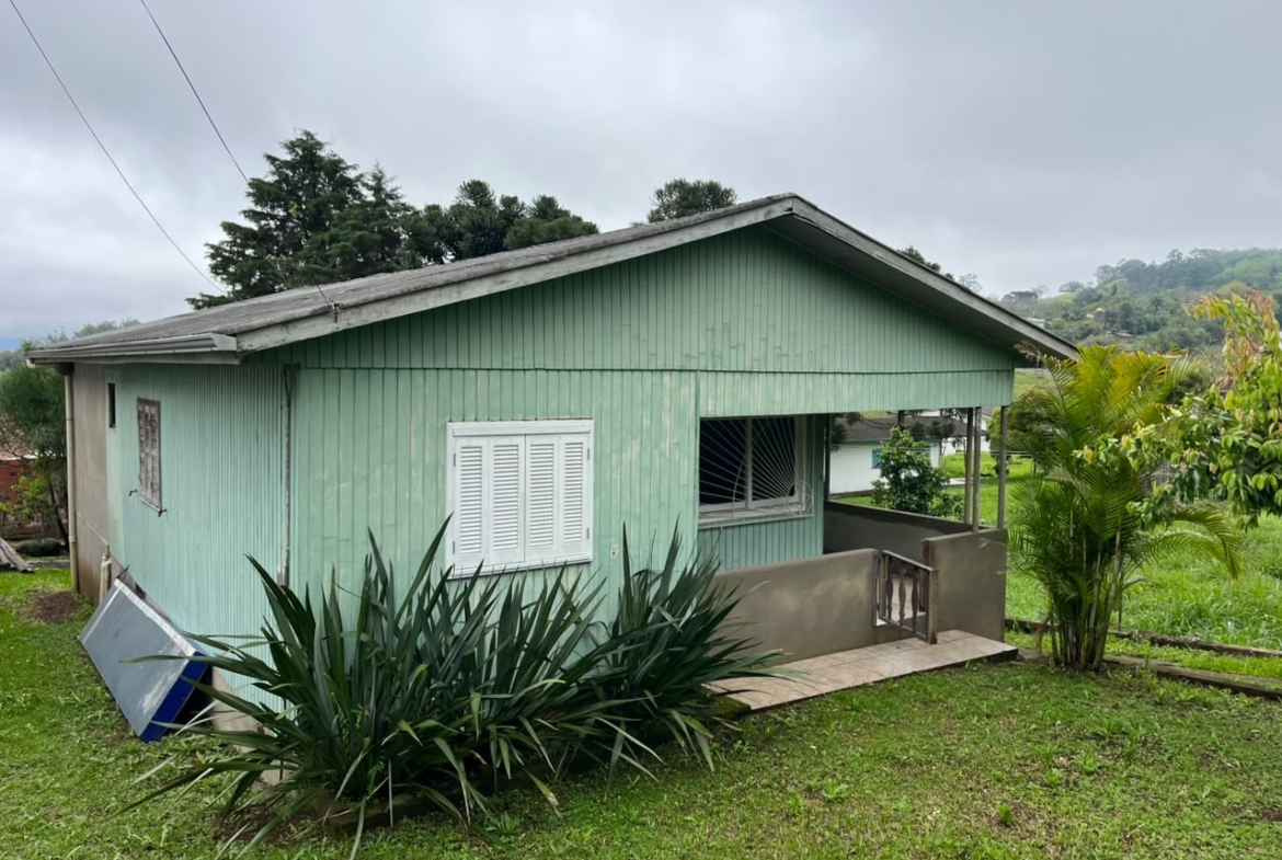 a660c939-8cf0-45ae-92bf-917447af03e1 Casa mista à venda no Bairro Travessão | Dois Irmãos/RS